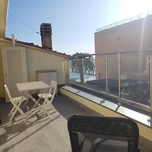 https://casaviva-i-maggio-29-ceriale.hotelitalianriviera.com