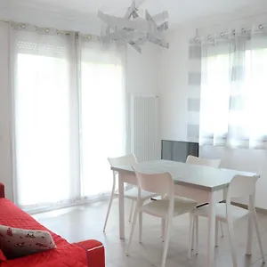 https://la-casa-di-pippo-bilocale-rosso.hotelitalianriviera.com