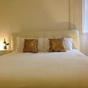 https://st-john-apartment.it-romehotels.com